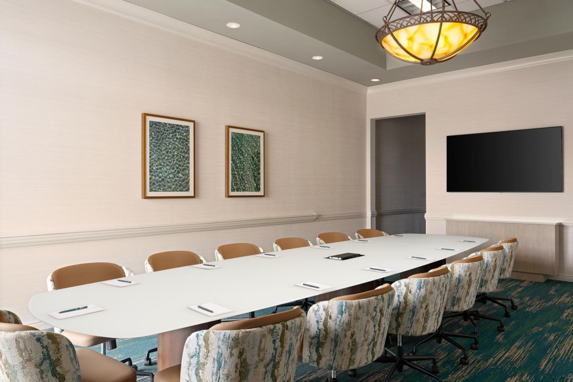 Embassy Conference Center 4*